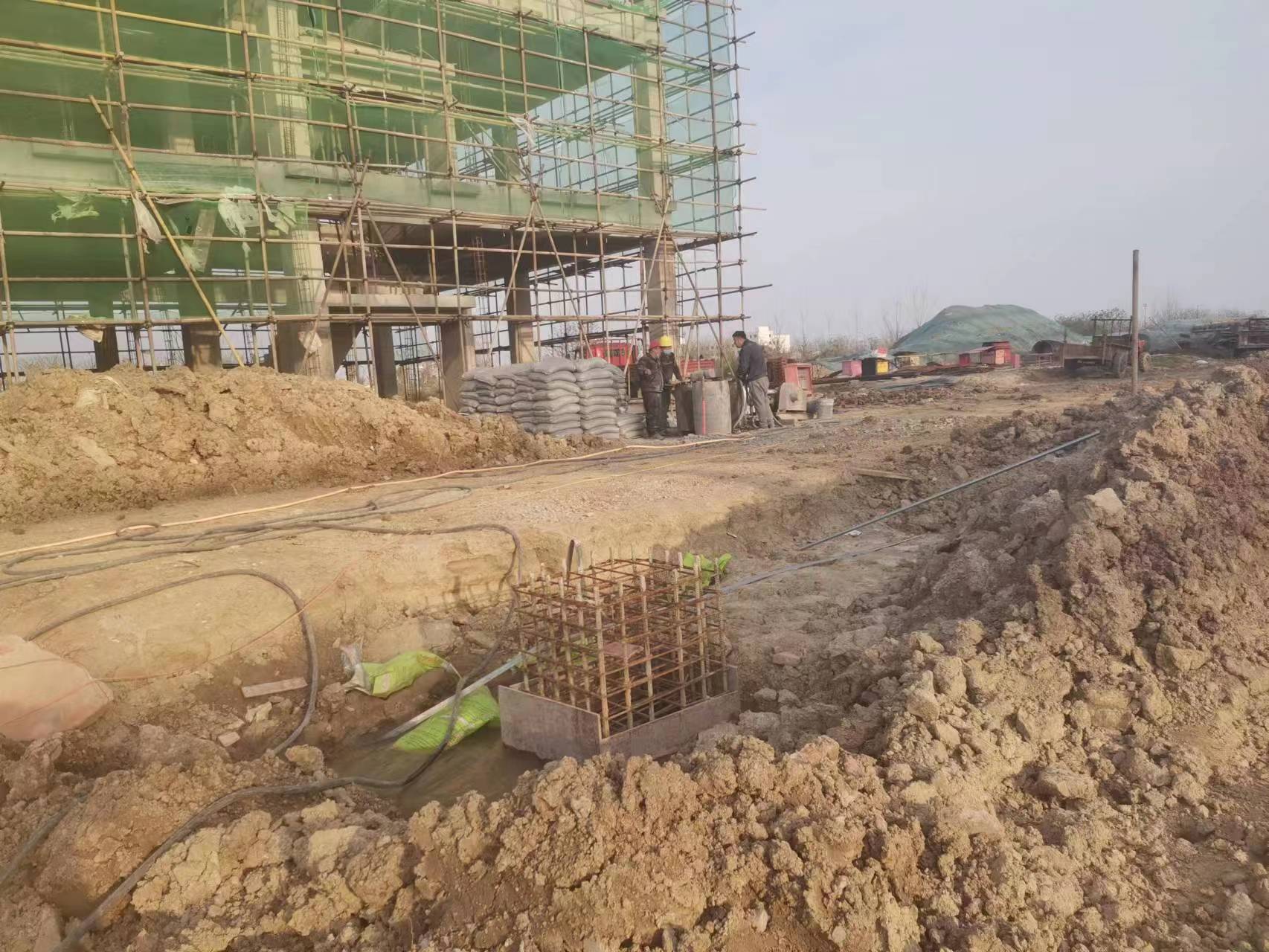 新城街道当桥梁出现裂缝的时候应该及时加固修补